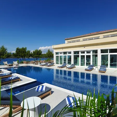 Antica-seafront With Comfortable And Pool 4* Stari Grad (Hvar)