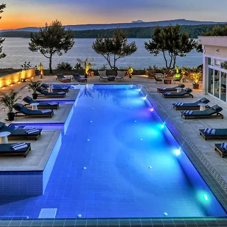 Antica-seafront With Comfortable And Pool Hotel Stari Grad (Hvar)