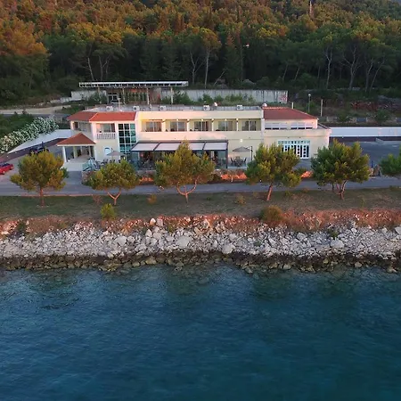 Antica-seafront With Comfortable And Pool 4* Stari Grad (Hvar)