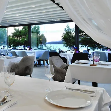 Antica-seafront With Comfortable And Pool Hotel Stari Grad (Hvar)