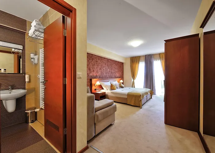Antica 4*